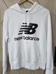 New Balance(ニューバランス) 白 フード付きTシャツ