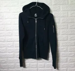 NIKE(ナイキ) ジップアップパーカー フード付き 販売しています