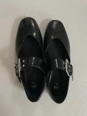 新品同様 ザラ バックル バレエシューズ フラット 35サイズ