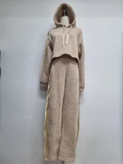 ル・モン LEMONT フード クロップド ニット セットアップ トレーニングウェア