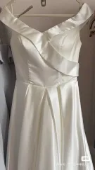 白 オフショルダー サテン ウェディングドレス