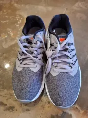 ナイキ グレー ランニングシューズ 新品