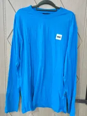 NERDY(ノルディ) 青 長袖 Tシャツ