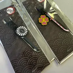 鬼滅の刃 日輪刀キーホルダー 出品 (炭治郎 甘露寺 蜜璃)
