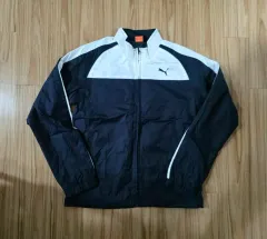 プーマ ウィンドブレーカー