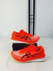 Asics(アシックス) 魔法 スピード 3 日の出 レッド 黒 ランニングシューズ 280