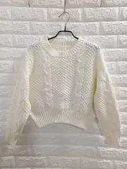 クロップド ケーブル編み ニット