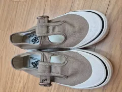 VANS バンズ Style 53 シューズ 出品 サイズは235mmで 色
