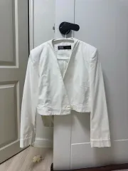 ZARA(ザラ) 白 ショート ジャケット