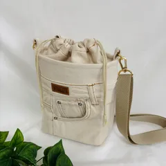 ハンドメイド デニムリメイクバッグ 巾着付きショルダーバッグ 斜め掛け ホワイト アイボリーデニム