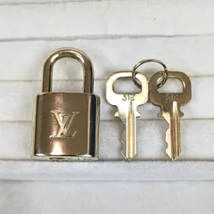LOUIS VUITTON ルイヴィトン パドロック 南京錠 カデナ 鍵 ゴールド No.312 鑑定済 正規品 キーホルダー アクセサリー 26324