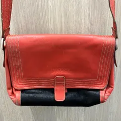 【ヴィンテージ】ジャンフランコ・フェレ ショルダーバッグ　赤　ハラコ　レザー　中古のサムネイル
