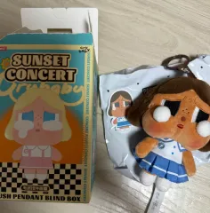 POP MART クライベイビー サンセットコンサート