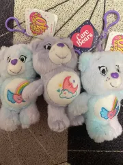 新品ケアベアキーホルダー