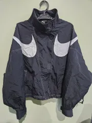 ナイキ ビッグスウッシュ ブラック ウィンドブレーカー ジャケット レディース