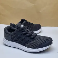 アディダス ギャラクシー4 レディーススニーカー 23.5センチ