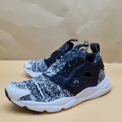 リーボック フューリー ライト レディーススニーカー 23センチ