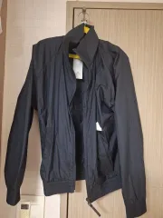 アディダス ブラック ウィンドブレーカー ジャケット