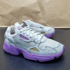 アディダス ファルコン スニーカー 225