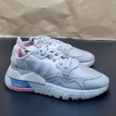 アディダス NIGHTJOGGER レディーススニーカー 23センチ