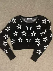 フラワー パターン 黒 クロップド カーディガン