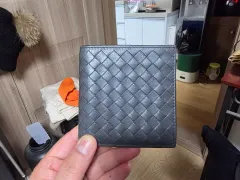 BOTTEGA VENETA ボッテガ・ヴェネタ イントレチャート 二つ折り財布 グレー