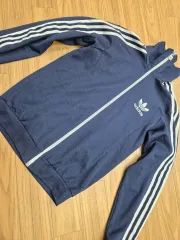 アディダス ネイビー カラー トラック ジャケット - サイズは90です - ポリ