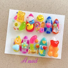 【個性派ネイルチップ】現品 ポップ カラフル 派手 ネオン 蛍光カラー グミベア お菓子 平成女児 個性的
