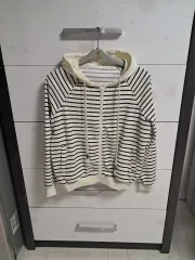 アイボリー フーディーカーディガン