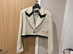 UNIQHE ベージュ クロップド ジャケット 新品