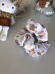 ハローキティ 丸のまま ダウン SCRUNCH オーバーサイズ ヘアゴム シュシュ紐 ヘアアクセサリー タンニングハローキティ