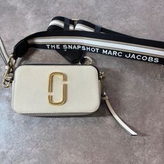 新品》MARC JACOBS オールレザー エンボスロゴ ショルダーストラップ 