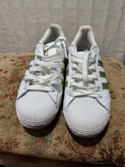 アディダス SUPERSTAR 白/金 スニーカー