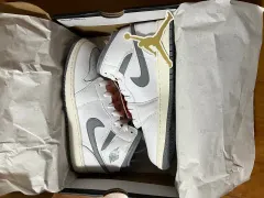 新品 エア ジョーダン 1 ミッド 白 ステルス GS 240 6Y