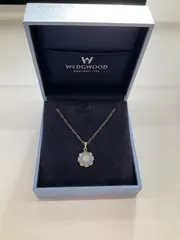 WEDGWOOD ウェッジウッド ネックレス 花モチーフ