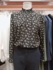 新品リスト 花柄ブラウス