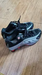 ナイキ ショックス r4 1回着用 ブラック アンド メタリック シルバー 240