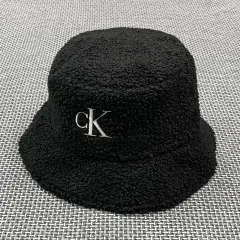 カルバン・クライン ボア・フリース バケットハット ブラック (OS)