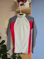 O'NEILLオニール ラッシュガード スモール 新品