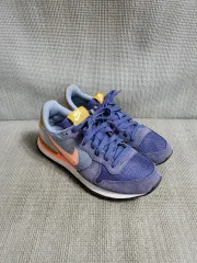 ナイキ インターナショナリスト スニーカー 235