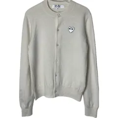 M 23FW コム・デ・ギャルソン PLAY 白 ワッペン ウール カーディガン