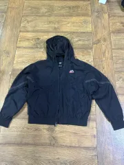 Nike(ナイキ） ヘリテージ ウインドブレーカー s