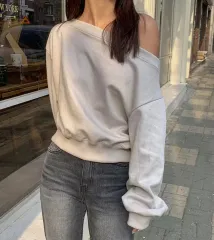 オフショルダースウェット