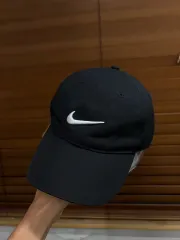 ナイキ ブラック ベースボールキャップ 帽子 ランニング 兼用