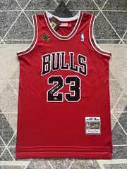 サイン入り マイケル・ジョーダン（Michael Jordan） シカゴ・ブルズ ユニフォーム　刺繍ロゴ