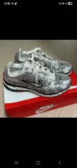 NIKE P-6000 メタリックシルバー スニーカー 出品