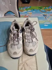 THE NORTH FACE ザノースフェイス スニーカー ベージュ色 トレッキングシューズ クリーニング済