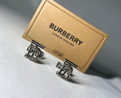 美品 BURBERRYバーバリー TB 3Dデザイン ブラック＆シルバー カフス 美品 [近年モデル] BURBERRY バーバリー TBロゴ 3Dデザイン カフス