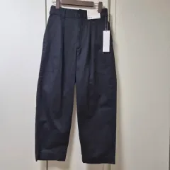 UNIQLO ベイカーパンツ