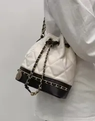 ホワイト ブラック キルティング チェーン バケットバッグ